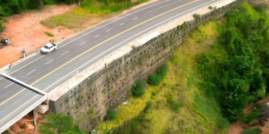 Illustrative image of MSE (Mechanically Stabilized Earth) wall design in San Bernardino